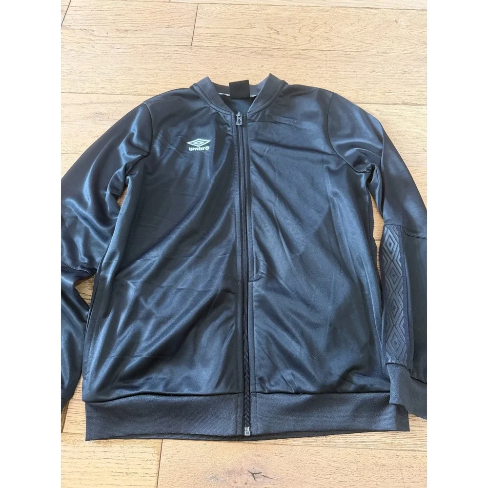 Umbro Boys Black‎ Full Zip Track Jacket Diamond Logo Sleeve L 14/16 NEW (624)